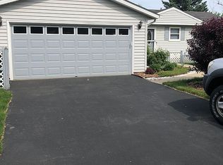33 Sheehan Dr, Lake Villa, IL