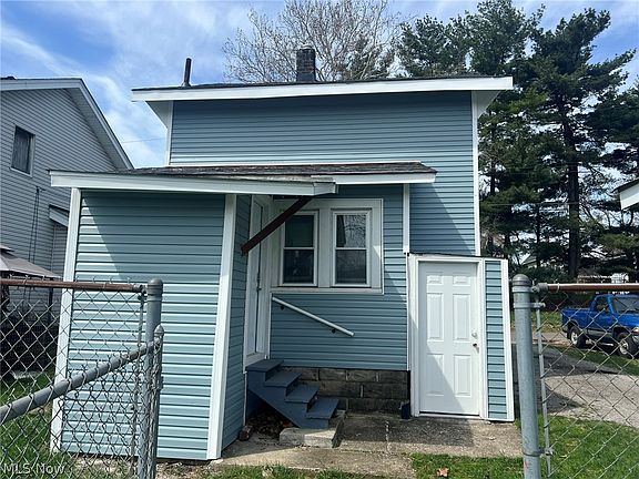 3rd image of 1356 Margaret Ave SW