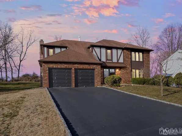24 Silvers Ln, Plainsboro, NJ 08536