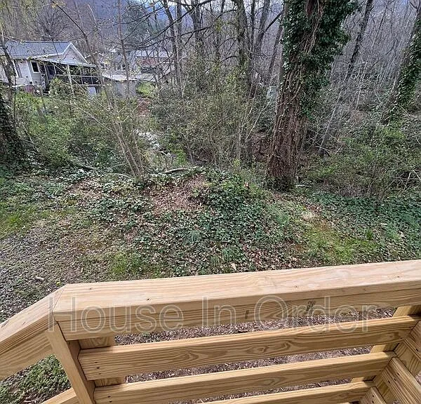 208 Fountain Way — Photo 12