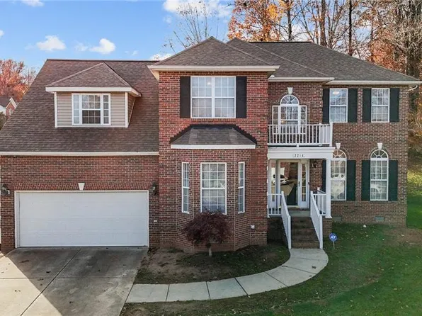 2214 Flora Vista Ct, Greensboro, NC 27406