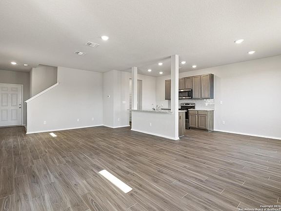 4th image of 4430 Tourmaline Way