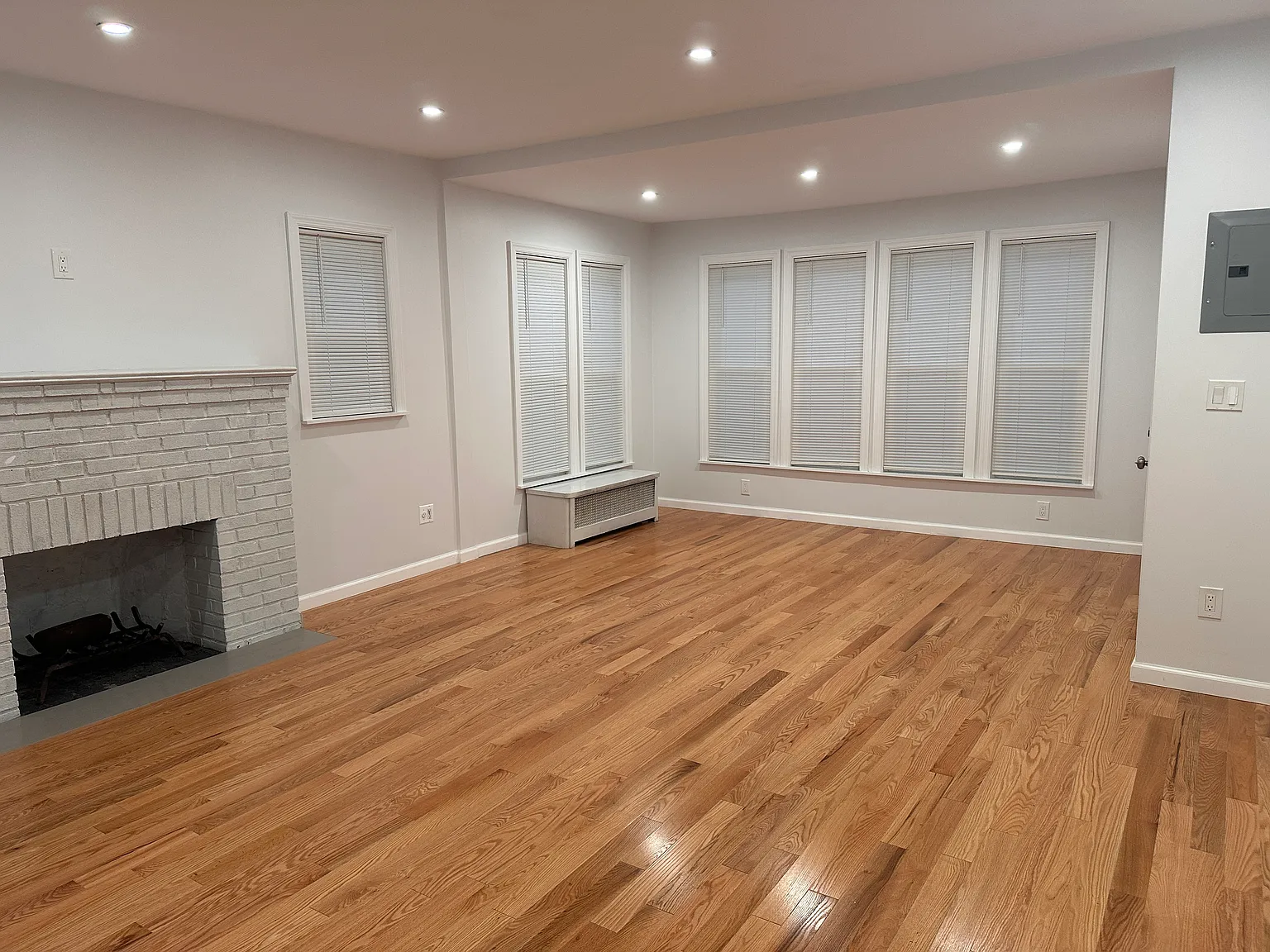 2 bed, $2,600 — Photo 4
