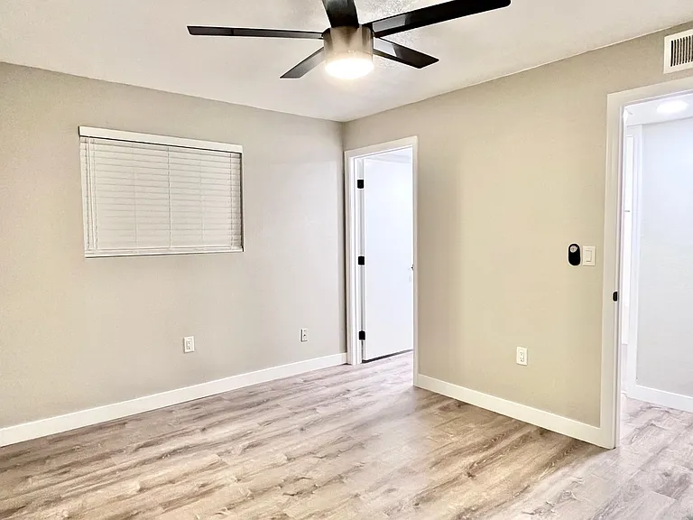 6707 E Cheery Lynn Rd #A — Photo 29