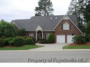 208 Ridgeway Dr, Fayetteville, NC 28311