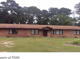 7562 McNatt St, Fayetteville, NC 28304