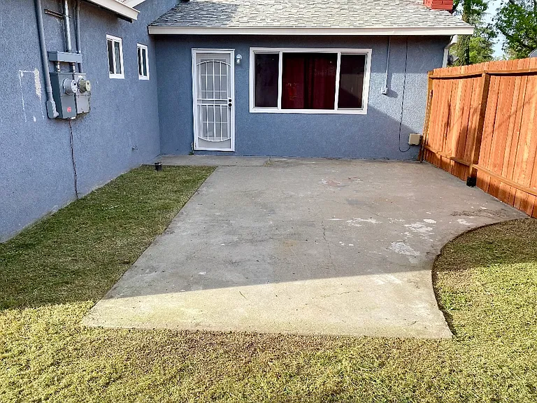 2628 Cypress Ave — Photo 15