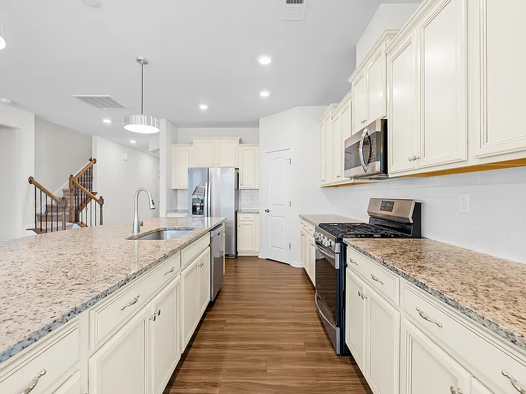 2207 Restina Dr — Photo 9