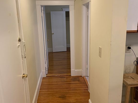 5th image of 15 Russell St #16