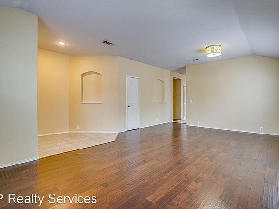 5th image of 206 Creekview Dr