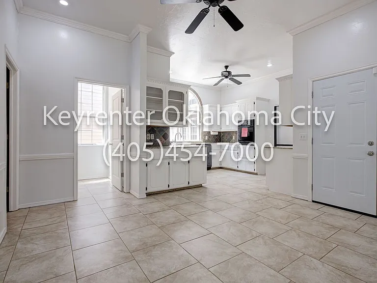 12100 Blueway Ave — Photo 17