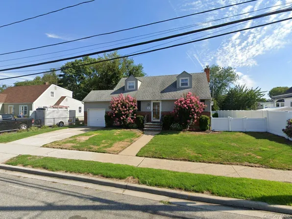 54 Cypress Avenue, Bethpage, NY 11714