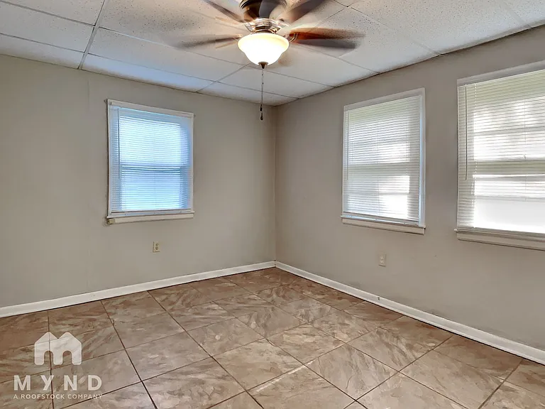 1256 S Willow Ln — Photo 7