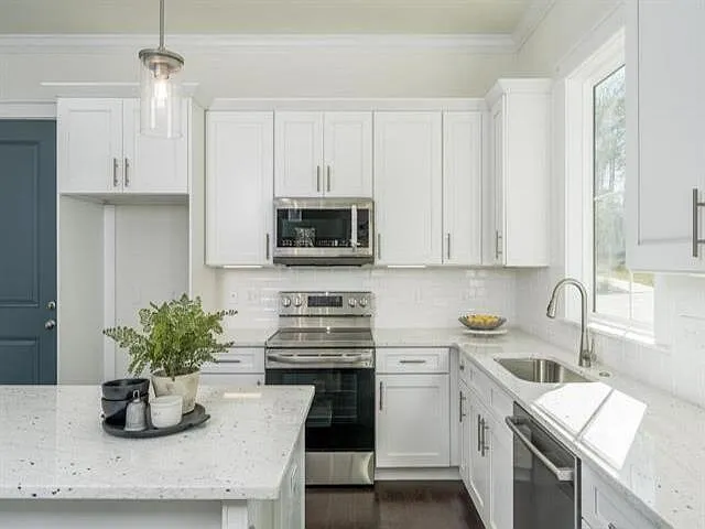 419 Glenview Dr — Photo 8