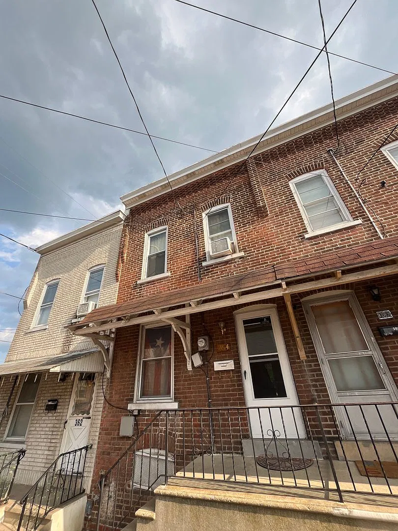Spacious Allentown 2 bedroom — Photo 1