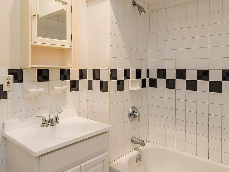 175 Stockholm St #212 — Photo 13
