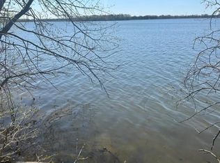 827 15th Ave NW, Willmar, MN 56201