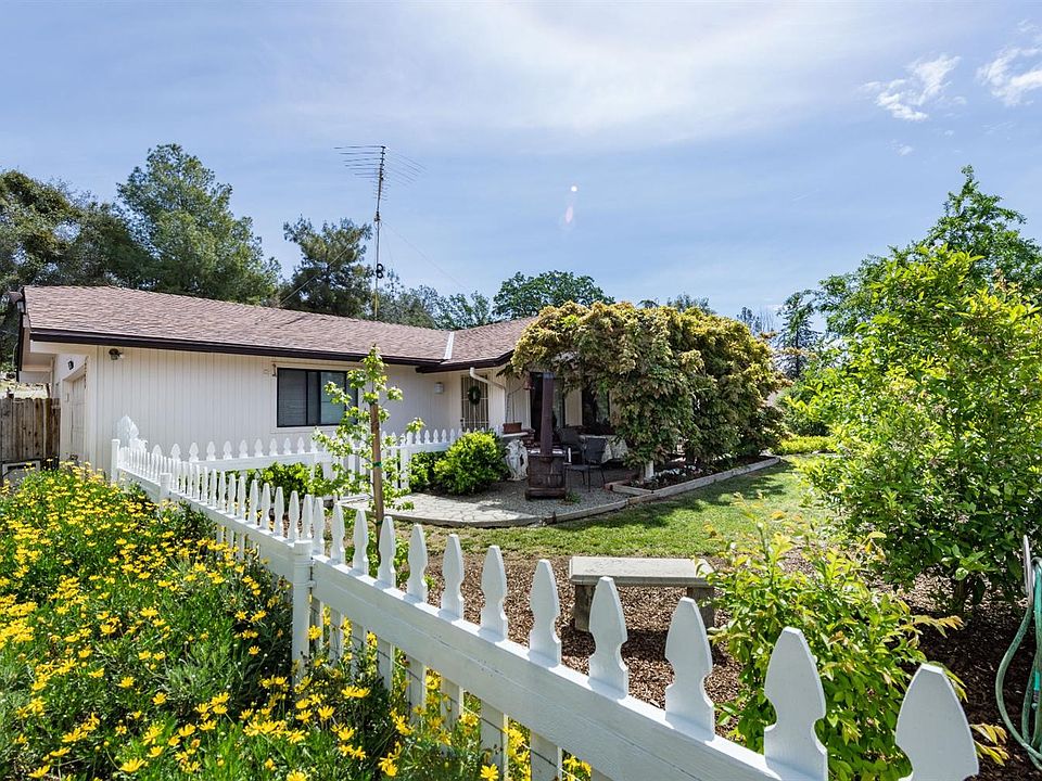 1st image of 42744 Yosemite Springs Way
