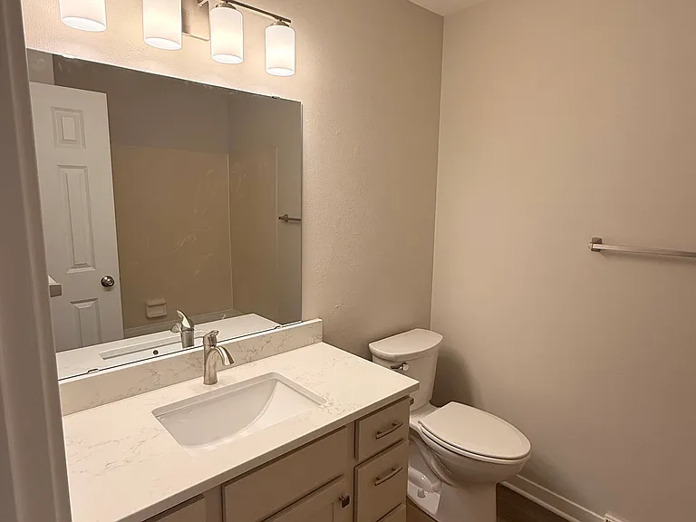 205 Hilltop Cir — Photo 9