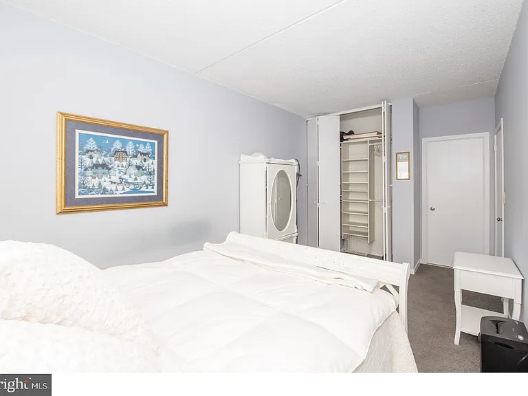 2301 Cherry St #3C — Photo 17