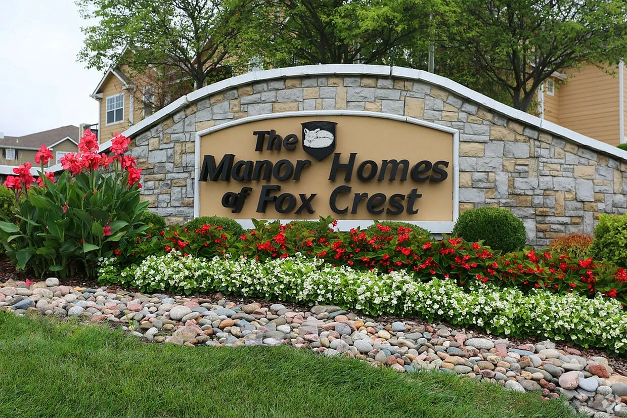 Manor Homes of Fox Crest — Photo 2