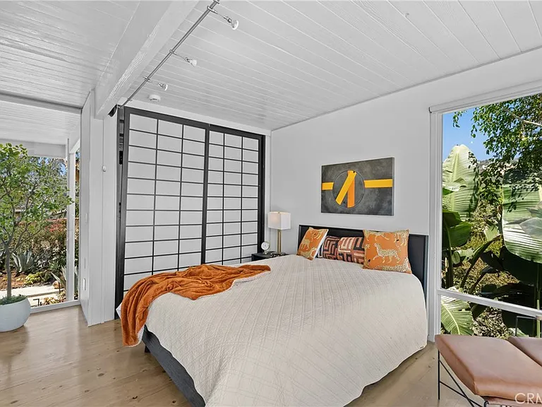 1494 Bluebird Canyon Dr — Photo 26