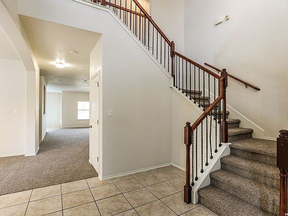 3rd image of 6802 Foster Fields