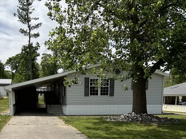 1250 Oak Brook Ln, Portage, MI 49002