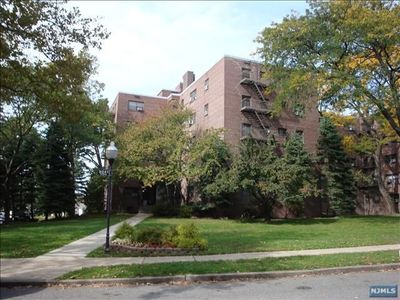 3041 Edwin Ave APT 1D, Fort Lee, NJ, 07024