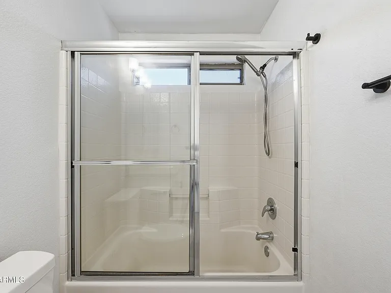1616 E Desert Ln — Photo 15