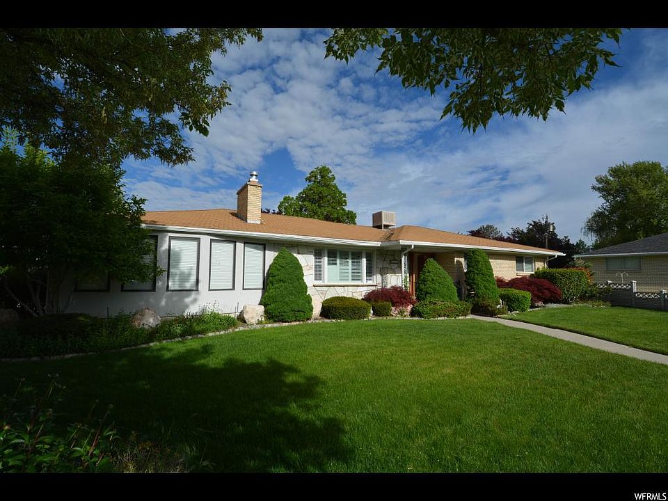 Rambler with full basement apartment