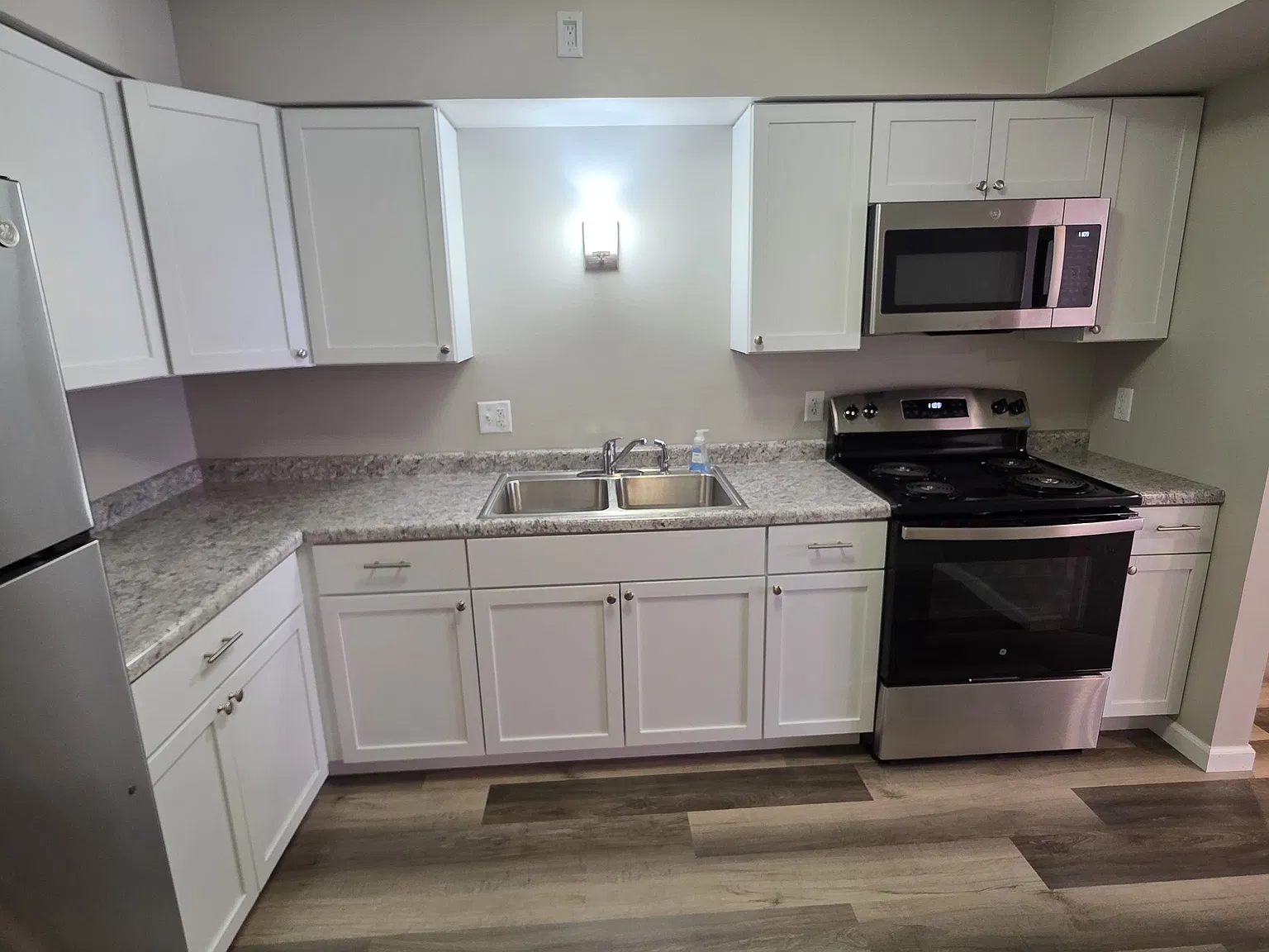 2 bed, 800 sqft, $825 — Photo 3