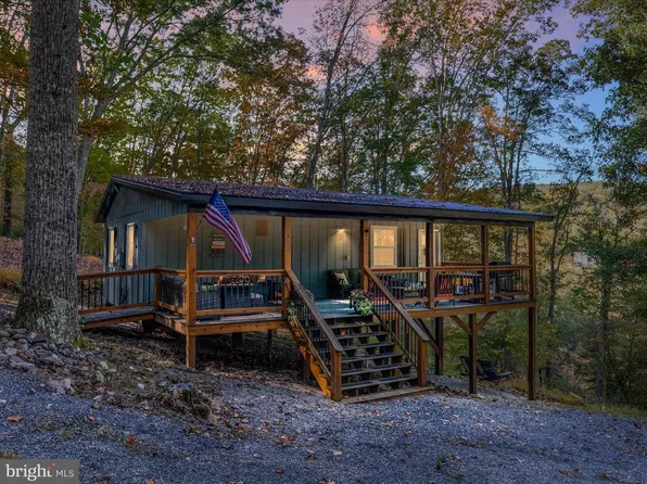 15 Meadow View Dr, Lost River, WV 26810
