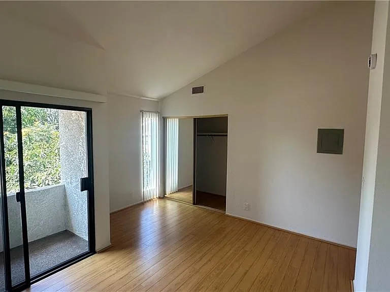 421 Porter St #4 — Photo 14