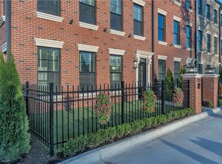 333 SW 5th St, Bentonville, AR 72712