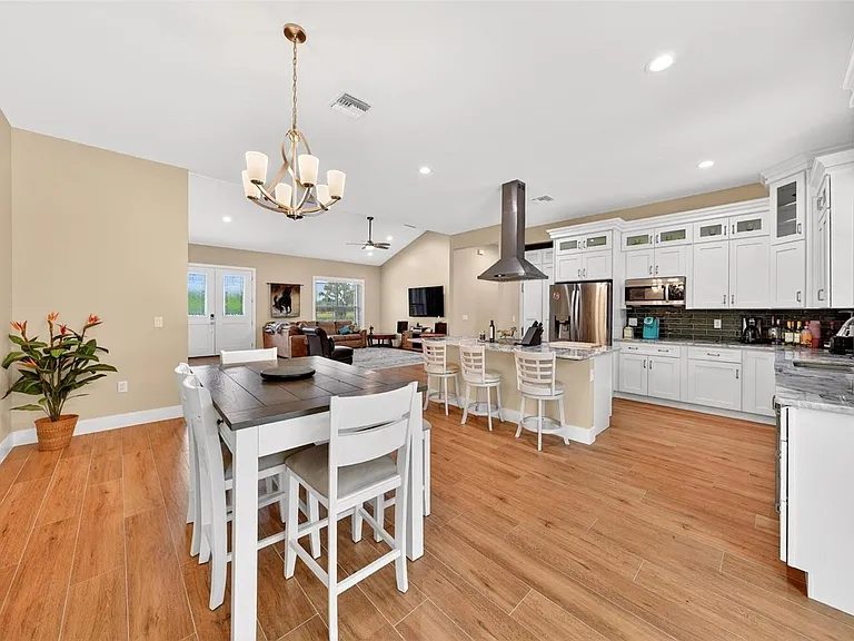 11257 NW 50th Ln — Photo 15
