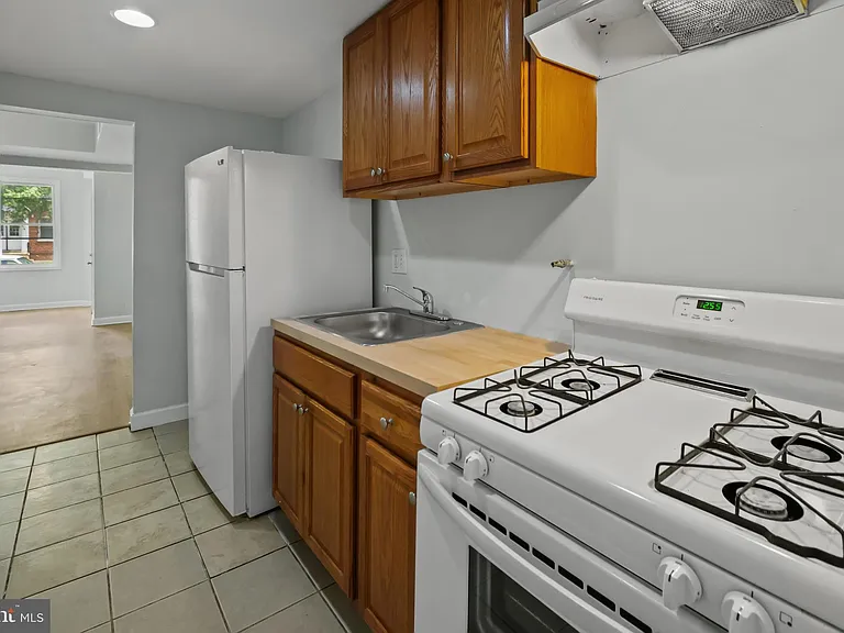 182 36th St NE #2 — Photo 15