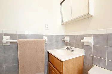 Rented by Azulay Group