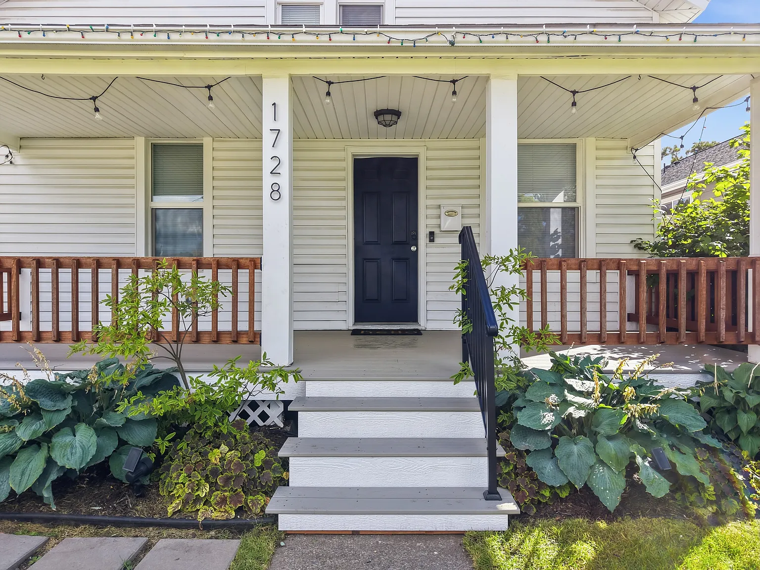 3 bed, 1125 sqft, $2,000 — Photo 4