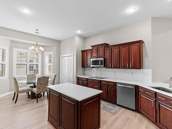 5th image of 194 Cypress Creek Dr.