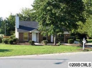 6446 Round Hill Rd, Charlotte, NC 28211