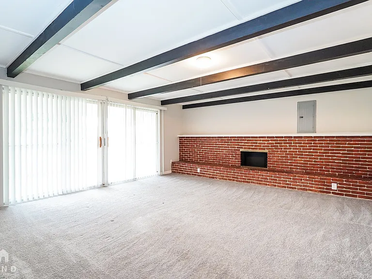 10 Oakwood Dr — Photo 10