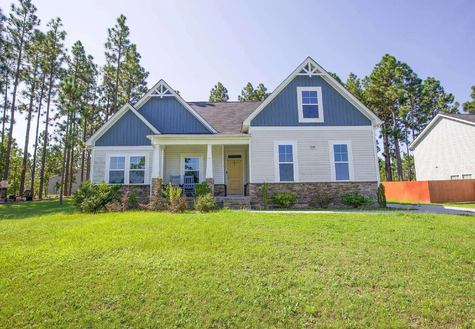 3 bed, 3.0 bath, 2053 sqft, $2,200 — Photo 1