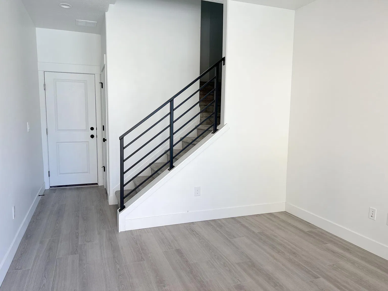 2 bed, 1.5 bath, 1643 sqft, $2,100 — Photo 4