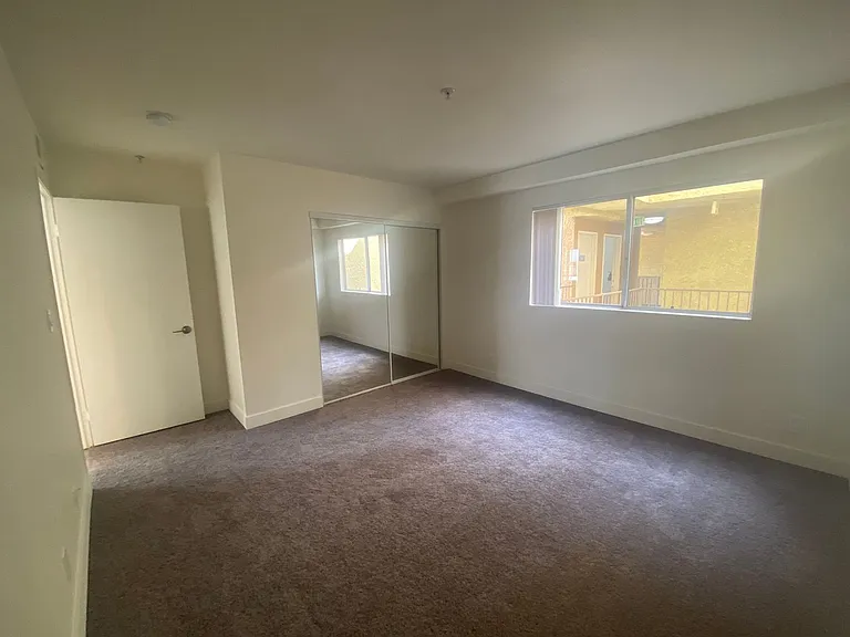 Rodeo Apartments — Photo 28