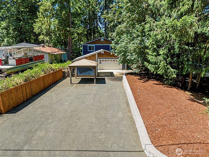 2nd image of 5633 Lake Saint Clair Drive SE