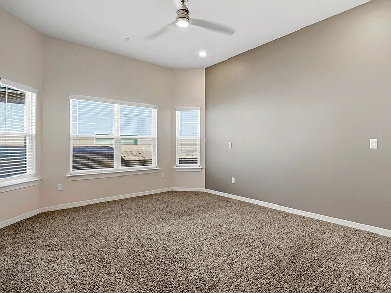 649 La Entrada Cir — Photo 19