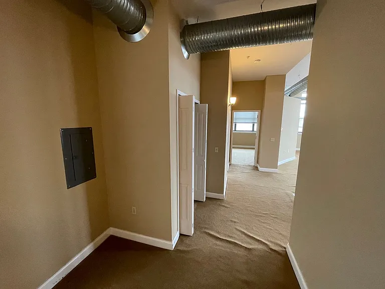 11 Fremont Street — Photo 30