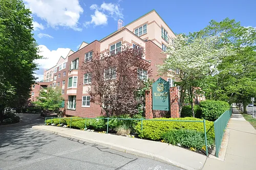 1 Watermill Pl Photo 1