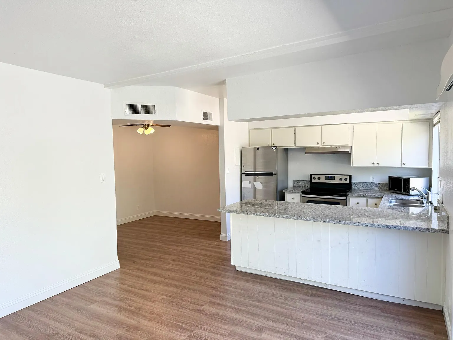 2 bed, 846 sqft, $1,295 — Photo 4